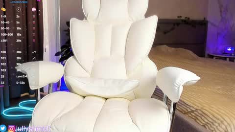 Julia online show from March 16, 2026, 5:24 am