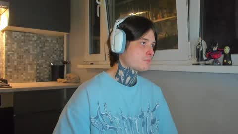 _torfin_ online show from April 7, 2026, 11:48 pm