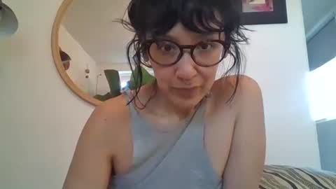 _tutti_frutti_ online show from February 18, 2026, 11:11 pm