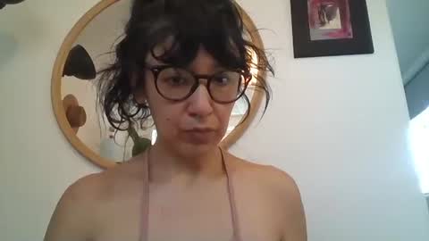 Snapshot of _tutti_frutti_ chatting on March 2, 2026, 10:49 pm _tutti_frutti_ online show from March 2, 2026, 10:49 pm