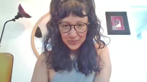 Snapshot of _tutti_frutti_ chatting on April 16, 2026, 8:20 pm _tutti_frutti_ online show from April 16, 2026, 8:20 pm