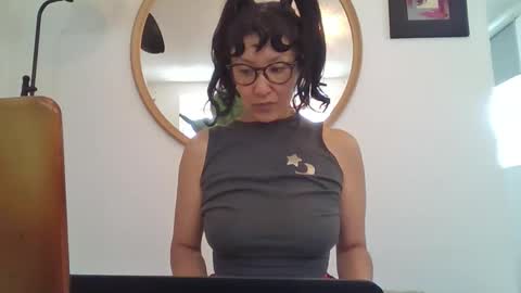 Snapshot of _tutti_frutti_ chatting on April 26, 2026, 8:28 pm _tutti_frutti_ online show from April 26, 2026, 8:28 pm