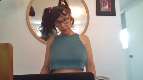Snapshot of _tutti_frutti_ chatting on May 31, 2026, 8:54 pm _tutti_frutti_ online show from May 31, 2026, 8:54 pm