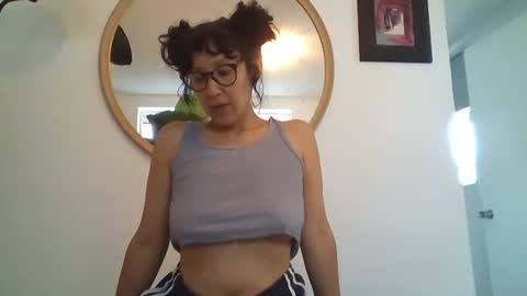 Snapshot of _tutti_frutti_ chatting on June 2, 2026, 9:17 pm _tutti_frutti_ online show from June 2, 2026, 9:17 pm