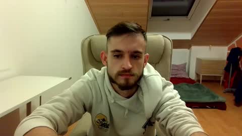 Snapshot of _v_l_a_d_ chatting on January 31, 2025, 11:03 pm Vlad online show from January 31, 2025, 11:03 pm