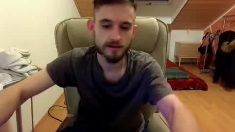 Snapshot of _v_l_a_d_ chatting on February 3, 2025, 6:39 pm Vlad online show from February 3, 2025, 6:39 pm