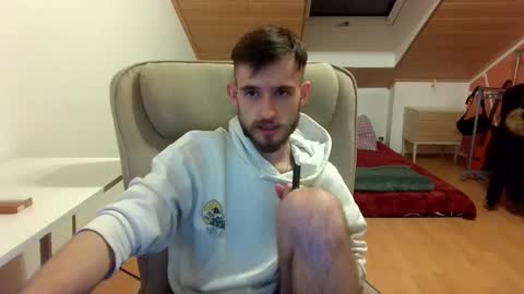 Snapshot of _v_l_a_d_ chatting on February 4, 2025, 2:07 am Vlad online show from February 4, 2025, 2:07 am