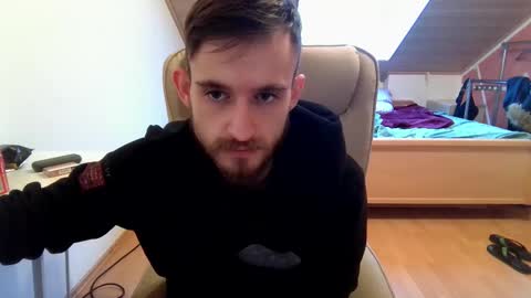 Snapshot of _v_l_a_d_ chatting on February 13, 2025, 3:56 pm Vlad online show from February 13, 2025, 3:56 pm