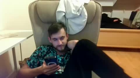 Snapshot of _v_l_a_d_ chatting on March 9, 2025, 2:29 am Vlad online show from March 9, 2025, 2:29 am