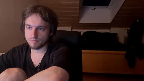 Snapshot of _v_l_a_d_ chatting on May 10, 2026, 8:03 pm Vlad online show from May 10, 2026, 8:03 pm