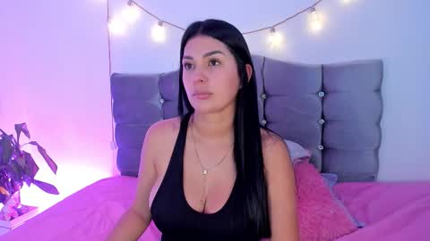 Snapshot of _valediaz__ chatting on March 13, 2026, 3:29 pm Vale online show from March 13, 2026, 3:29 pm