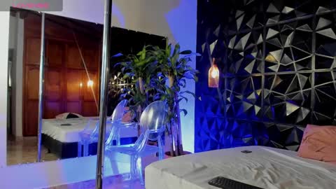 _valentina_69 online show from January 24, 2025, 3:43 am