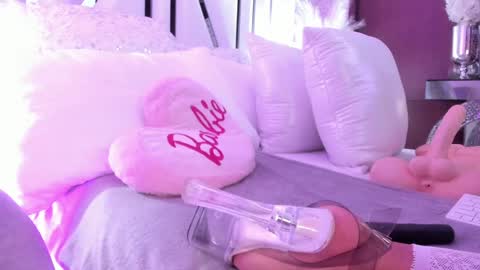 valeria jade online show from February 7, 2025, 1:47 am