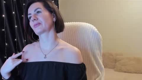 Snapshot of _vallylove chatting on March 4, 2025, 1:55 am _vallylove online show from March 4, 2025, 1:55 am