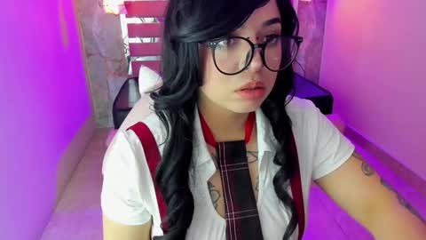   Vermeil   online show from October 19, 2025, 8:53 pm