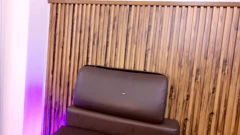 Veronica online show from September 28, 2025, 1:16 pm