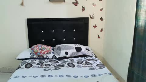 _victoriia_971 online show from November 19, 2025, 12:05 pm