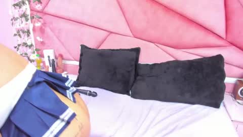 Snapshot of _violeta_18 chatting on September 14, 2025, 5:06 am _violeta_18 online show from September 14, 2025, 5:06 am