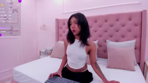 Snapshot of _violeta_clark chatting on June 14, 2026, 1:24 pm Violeta online show from June 14, 2026, 1:24 pm