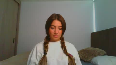 Violeta  online show from January 14, 2025, 8:48 pm