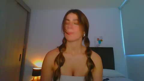 Violeta  online show from February 19, 2025, 10:31 pm