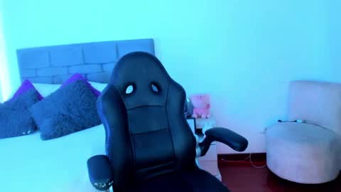 INSTAGRAM pinzon viviana online show from December 26, 2024, 7:05 pm