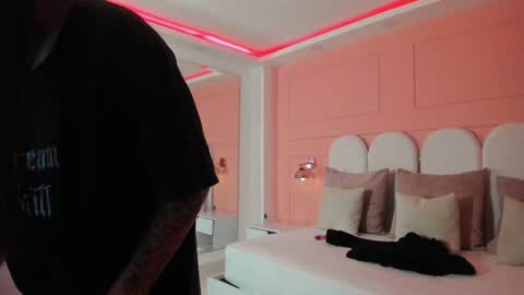  Vix  online show from December 2, 2024, 9:50 pm