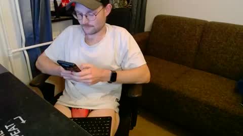 _whoisthatguy_ online show from November 6, 2025, 3:46 pm