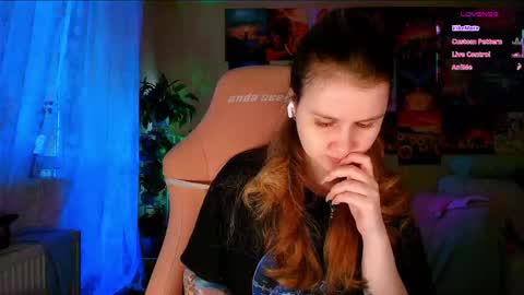 Snapshot of _witch__ chatting on May 6, 2026, 5:46 am Enni online show from May 6, 2026, 5:46 am