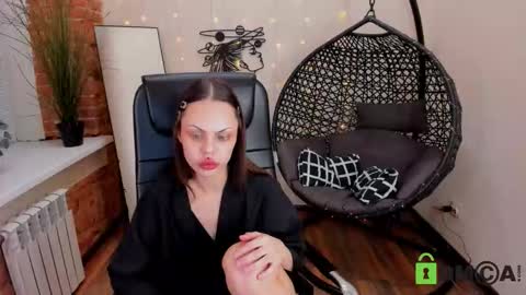 _your_lilith_ online show from November 25, 2025, 3:23 pm