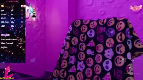 Yuyi online show from November 14, 2025, 12:59 pm