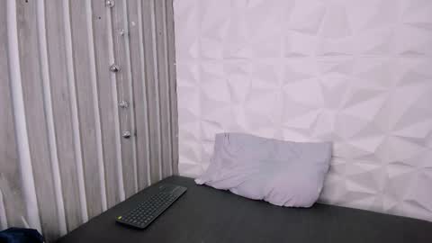 _zoecooper online show from December 20, 2025, 11:39 am