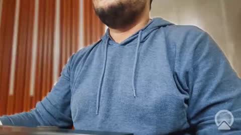 Sleepy owl online show from September 18, 2025, 8:49 am