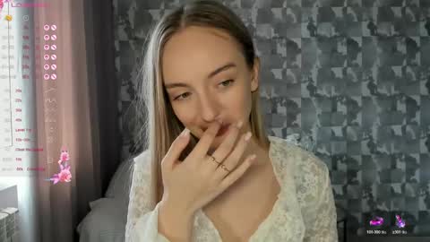 Snapshot of a_delina chatting on April 22, 2026, 7:44 am Adelina online show from April 22, 2026, 7:44 am