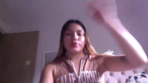 Snapshot of a_ross01 chatting on October 28, 2025, 7:16 pm a_ross01 online show from October 28, 2025, 7:16 pm