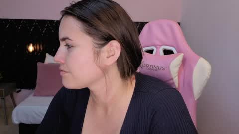 Abby Lee  online show from April 6, 2026, 7:15 pm