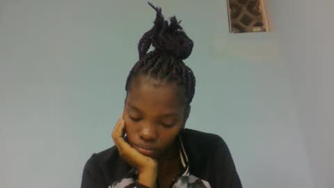 Snapshot of aadienne chatting on May 14, 2026, 9:32 pm aadienne online show from May 14, 2026, 9:32 pm