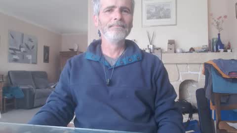 Aalex1717 online show from May 15, 2026, 7:48 am