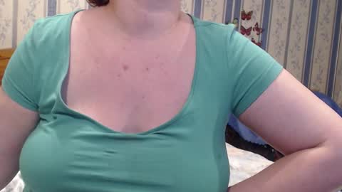 NINA online show from November 9, 2025, 1:48 am