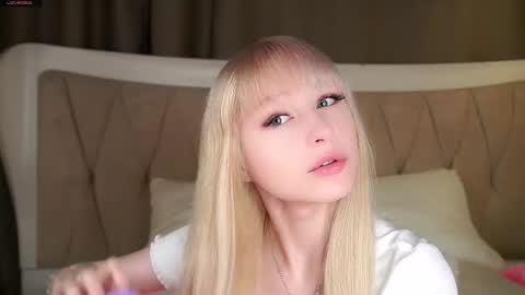 Snapshot of aameow chatting on October 4, 2025, 5:22 pm Amy online show from October 4, 2025, 5:22 pm