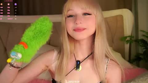 Snapshot of aameow chatting on October 14, 2025, 1:56 pm Amy online show from October 14, 2025, 1:56 pm