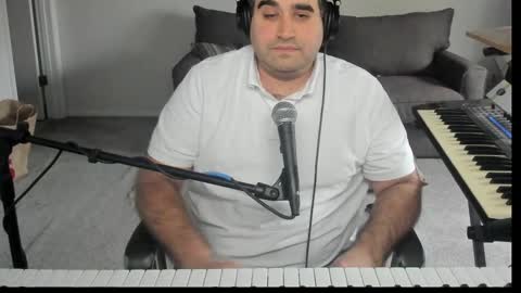 Snapshot of aaroleplayer chatting on April 19, 2026, 5:34 pm Aaron online show from April 19, 2026, 5:34 pm