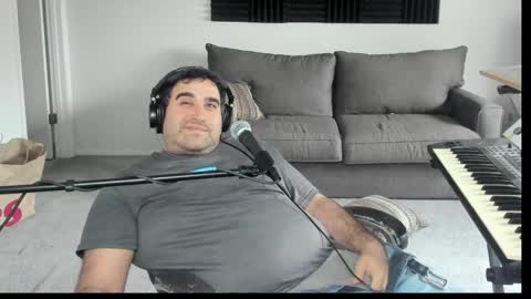 Snapshot of aaroleplayer chatting on April 22, 2026, 10:22 pm Aaron online show from April 22, 2026, 10:22 pm