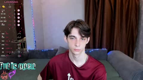 Snapshot of aaron_bang chatting on May 24, 2026, 10:26 pm Aaron Bang online show from May 24, 2026, 10:26 pm