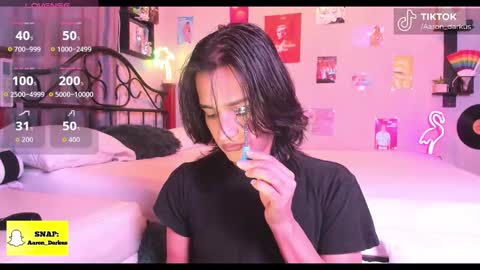 Aaron  online show from December 15, 2025, 12:42 pm