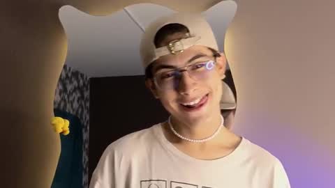 Aaron Ezequiel online show from September 16, 2025, 7:59 pm