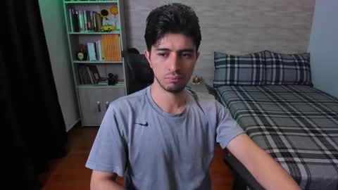 Aaron online show from November 10, 2025, 5:45 pm