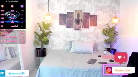 Snapshot of aaron_st chatting on February 19, 2025, 5:06 pm Aaron online show from February 19, 2025, 5:06 pm