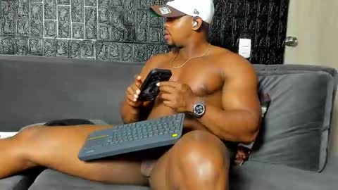 Snapshot of aaron_st chatting on September 27, 2025, 9:25 am Aaron online show from September 27, 2025, 9:25 am