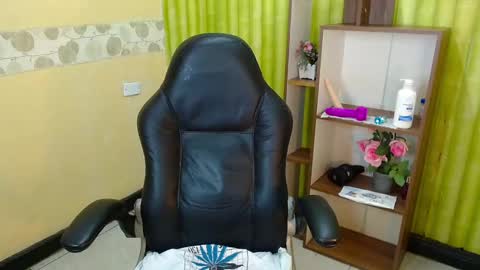 im NiallDun online show from December 14, 2024, 10:34 am